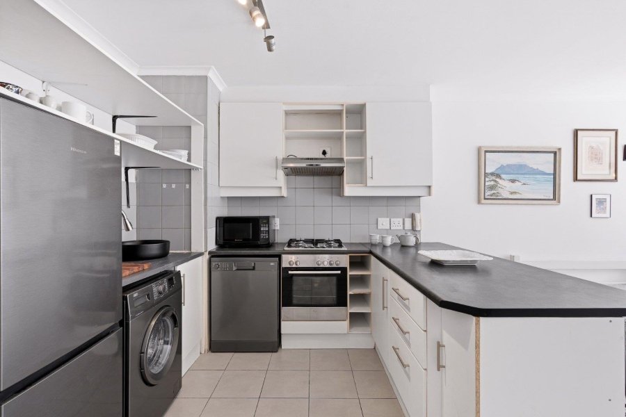 To Let 2 Bedroom Property for Rent in Gardens Western Cape